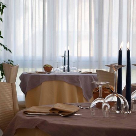 לידו די ג'סולו Hotel Torino מראה חיצוני תמונה