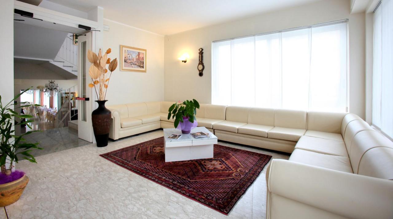לידו די ג'סולו Hotel Torino מראה חיצוני תמונה