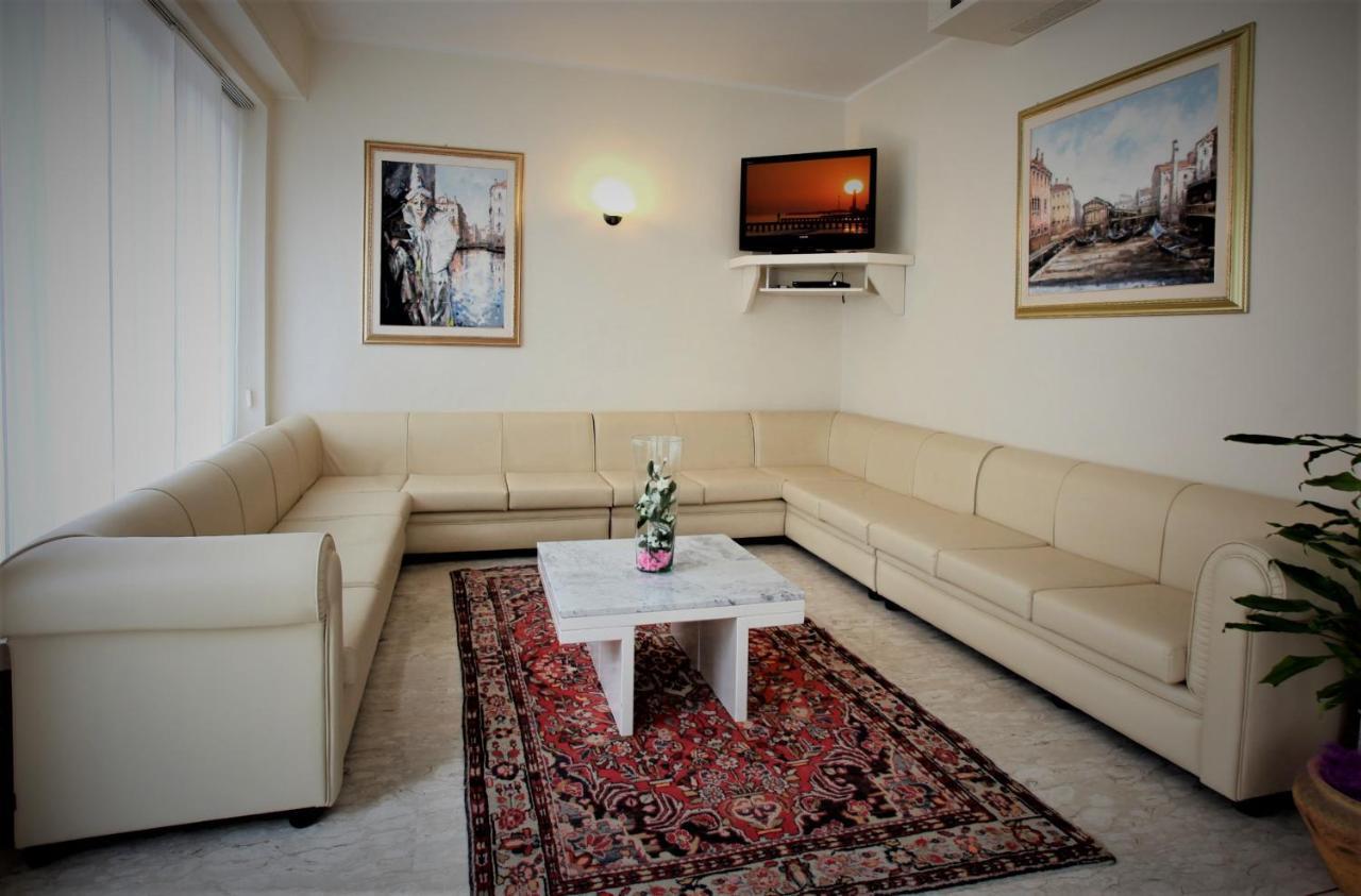 לידו די ג'סולו Hotel Torino מראה חיצוני תמונה