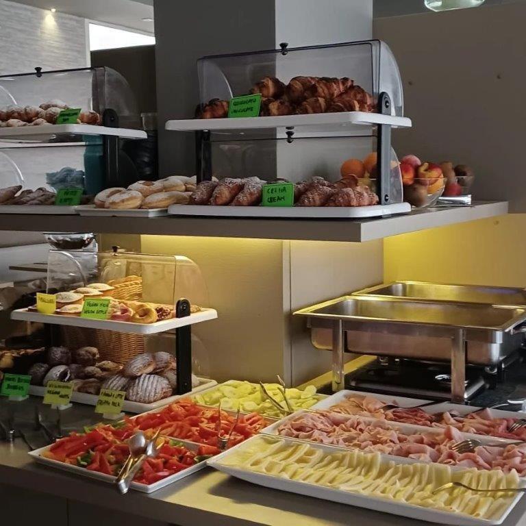 לידו די ג'סולו Hotel Torino מראה חיצוני תמונה