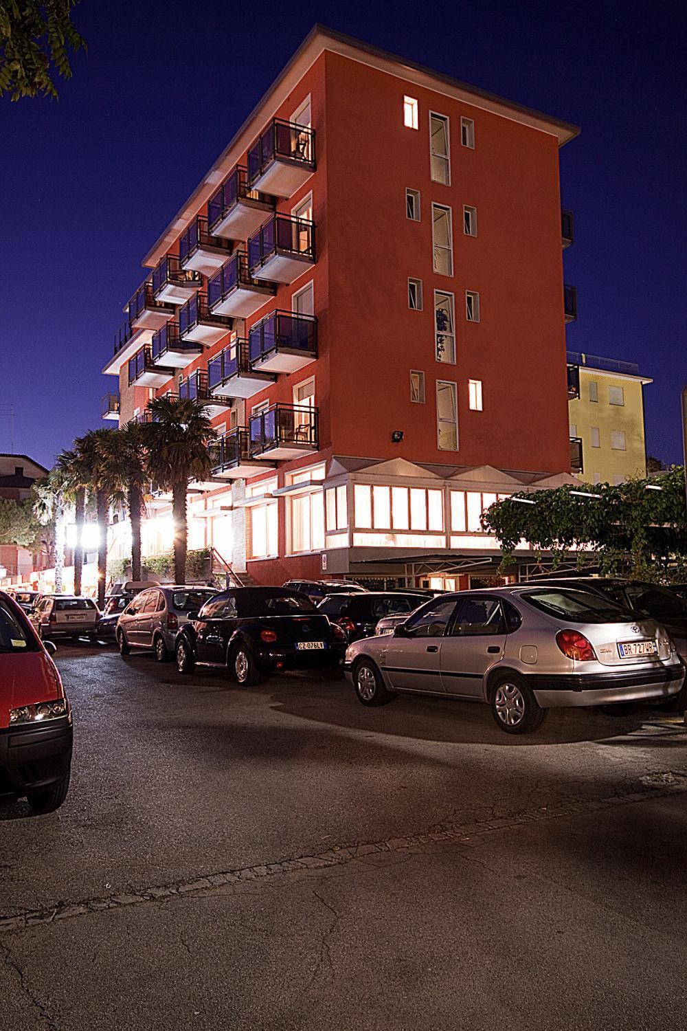 לידו די ג'סולו Hotel Torino מראה חיצוני תמונה