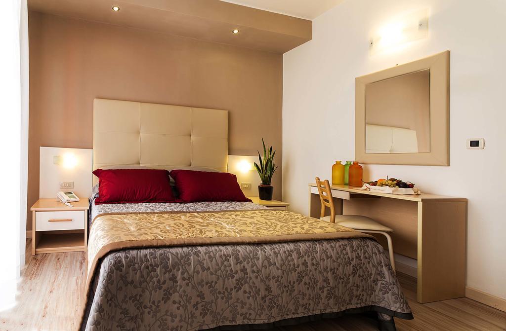 לידו די ג'סולו Hotel Torino מראה חיצוני תמונה