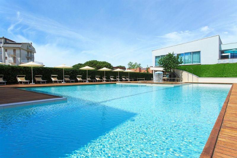 לידו די ג'סולו Hotel Torino מראה חיצוני תמונה