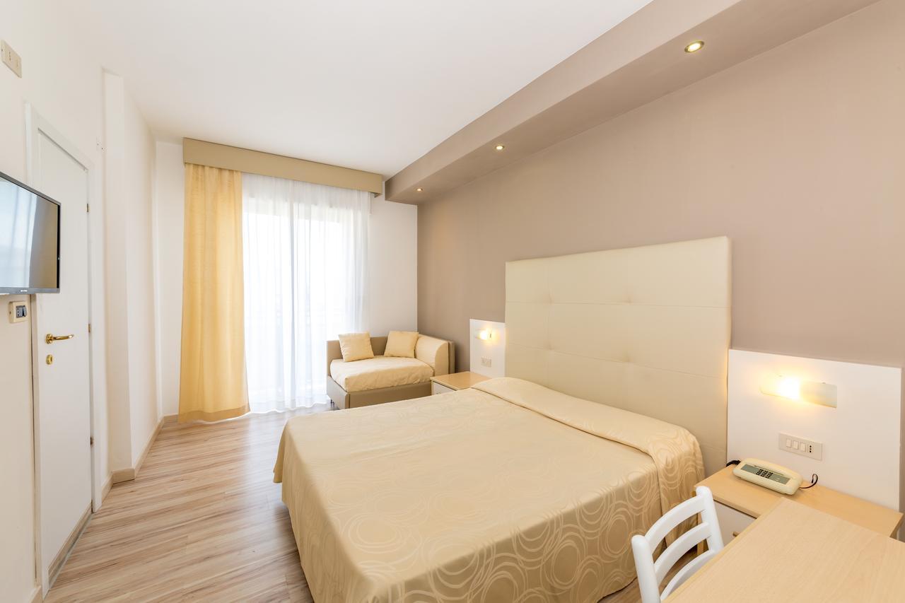לידו די ג'סולו Hotel Torino מראה חיצוני תמונה