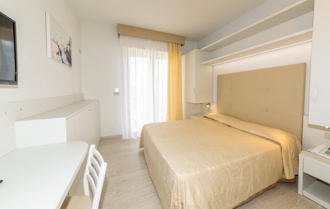 לידו די ג'סולו Hotel Torino מראה חיצוני תמונה