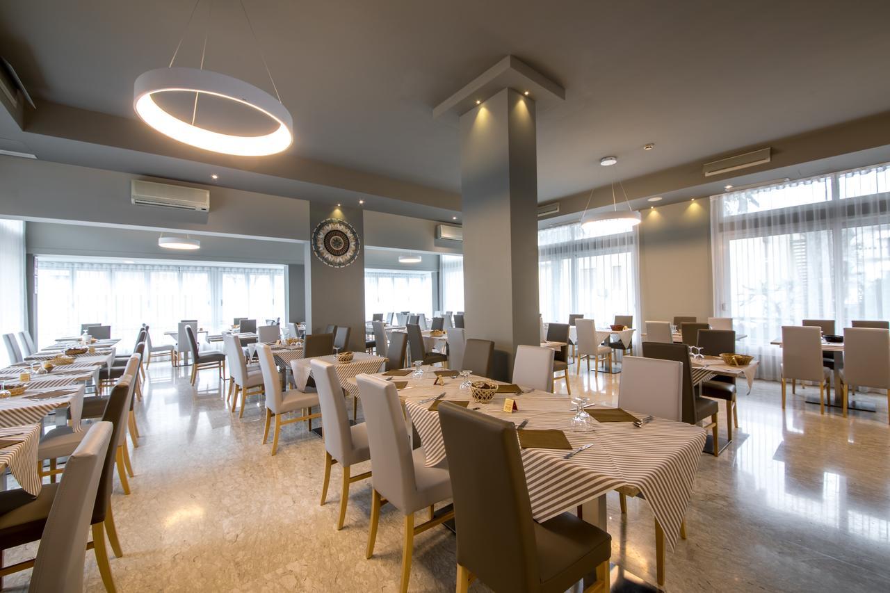 לידו די ג'סולו Hotel Torino מראה חיצוני תמונה