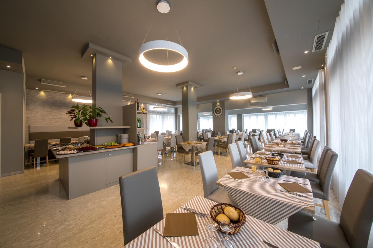 לידו די ג'סולו Hotel Torino מראה חיצוני תמונה